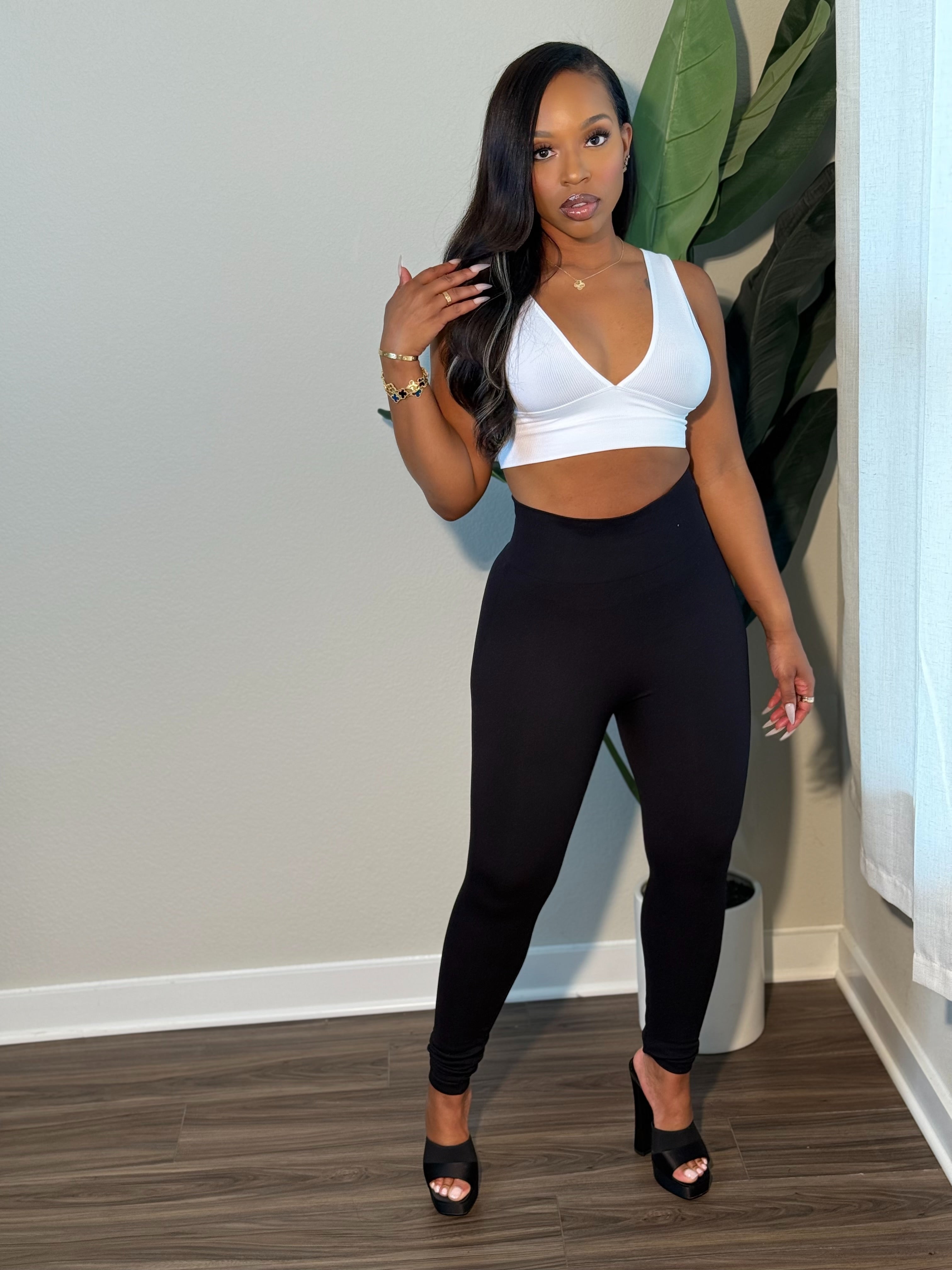 V NECK BASIC TOP (White)