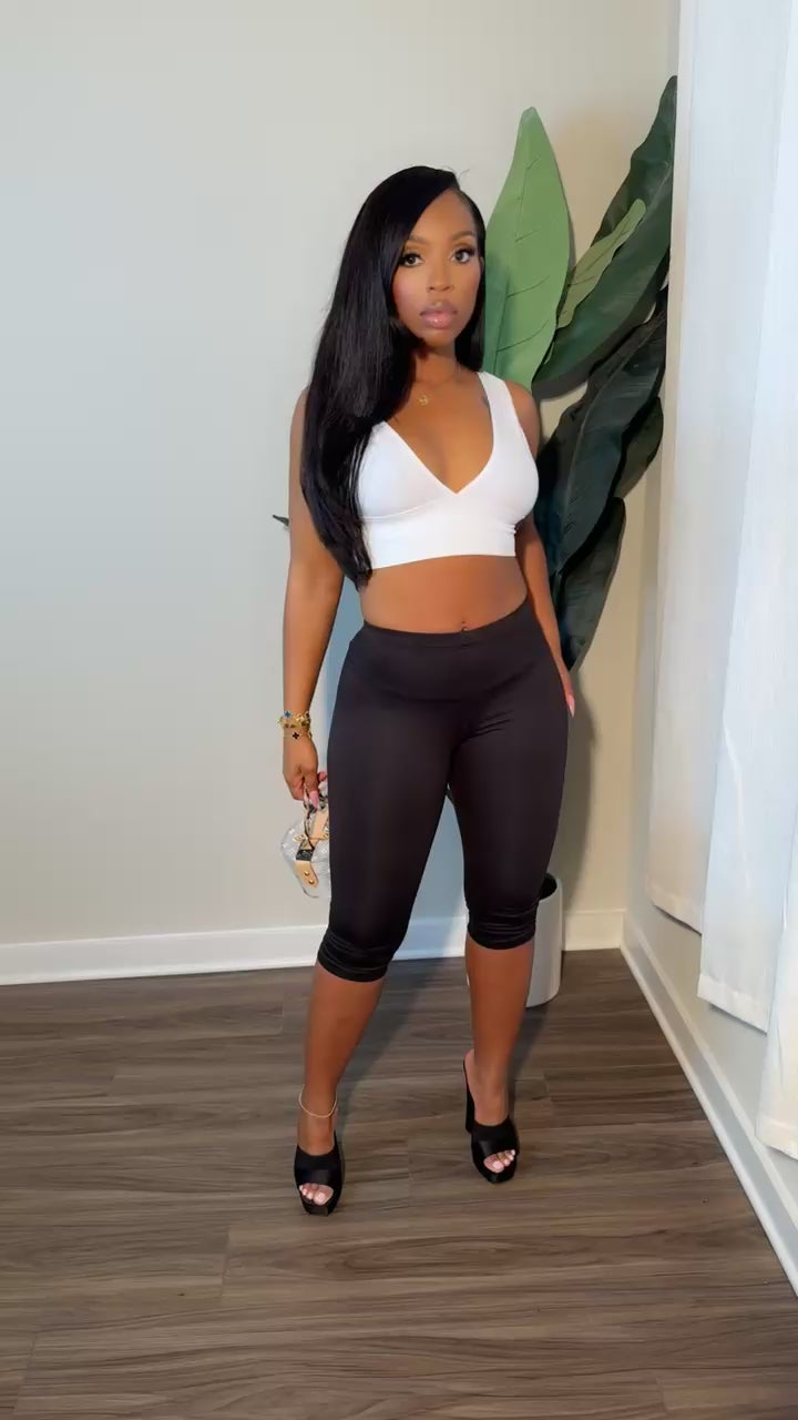 Nova High-Waisted Basic Capri Leggings snug fit